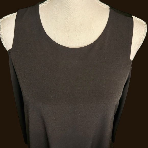 Saks Fifth Avenue Black Cold Shoulder Asymmetric 3/4 Sleeve Top Size Medium - Picture 4 of 10